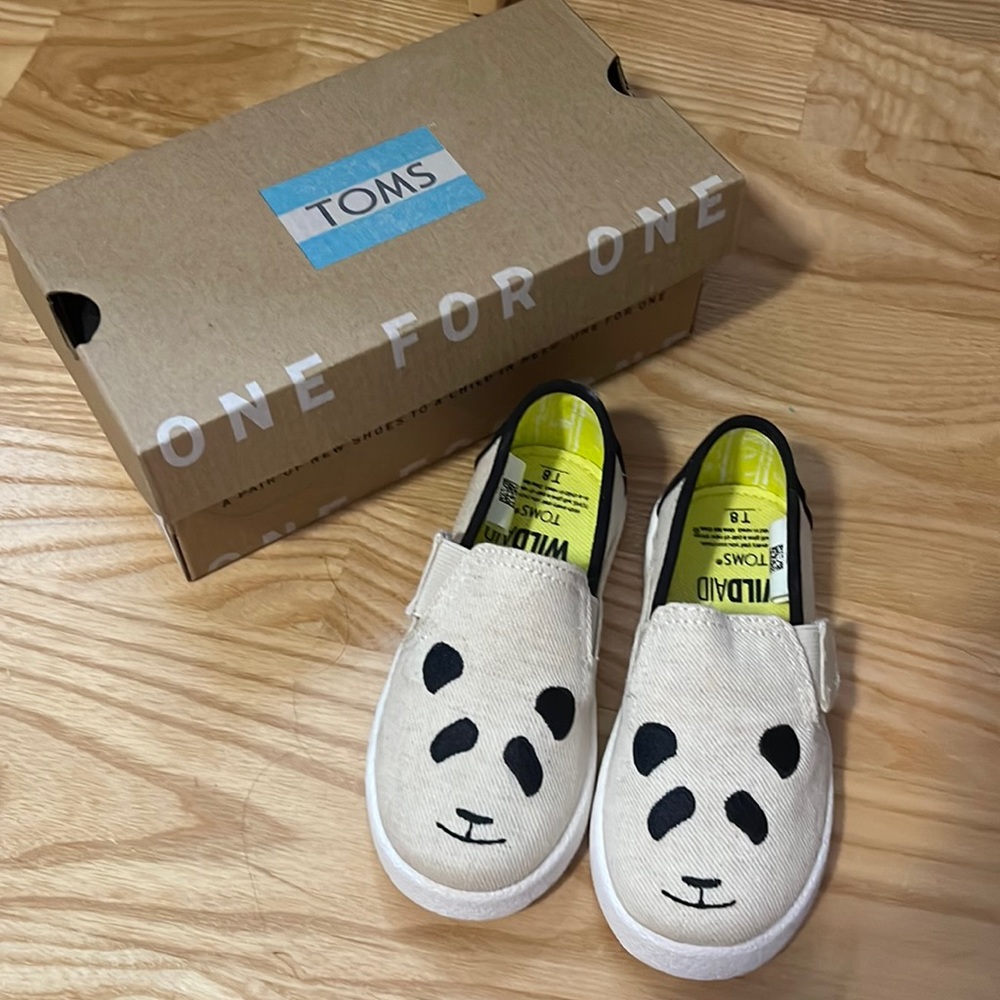 Tom’s Avalon Panda Embroidered slip on shoe, NEW! Size Tiny 8